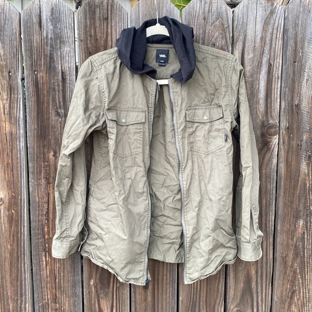 🧥 - Picture 8 of 12